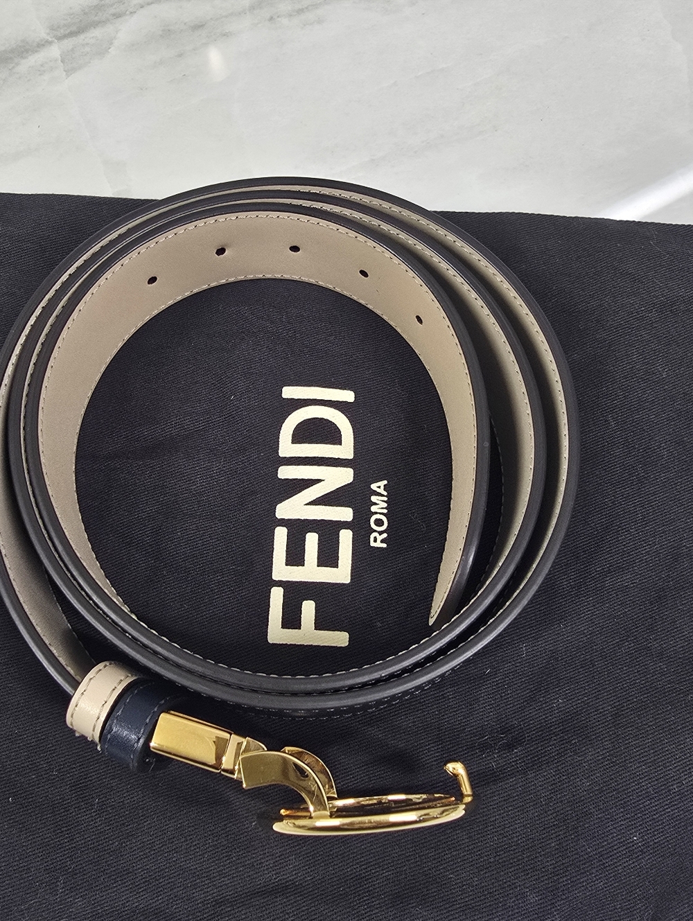 ‼️SOLD‼️Fendi Logo Belt - Reversible - Picture 3 of 6